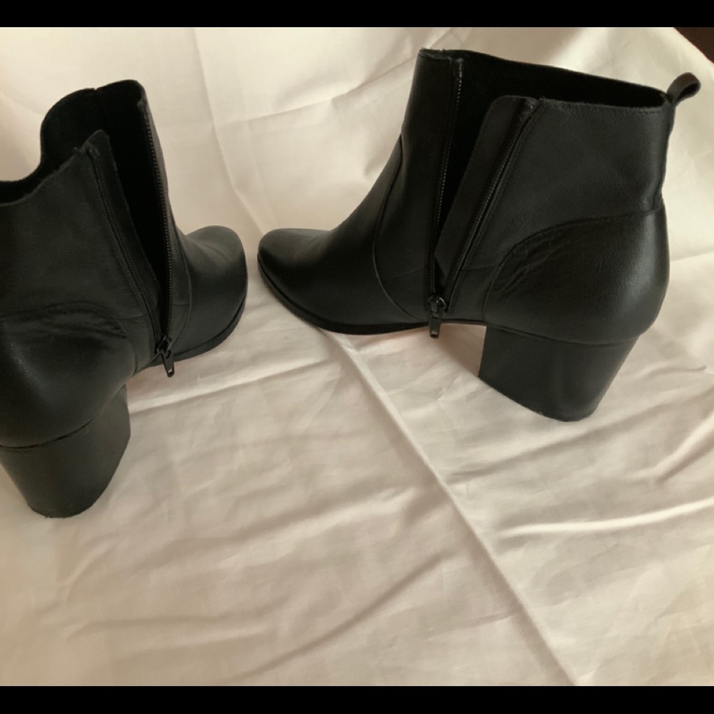 Crown vintage ankle boots